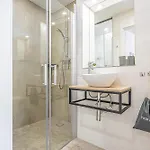 Bahnhof Deluxe - Near Danube River Apartment *
