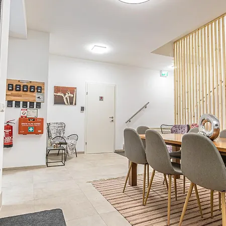 Apartment Bahnhof Deluxe - Near Danube River *