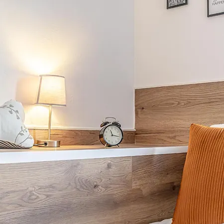 Apartment Bahnhof Deluxe - Near Danube River *