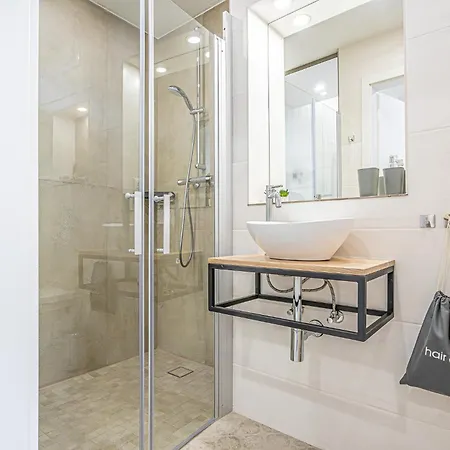 Bahnhof Deluxe - Near Danube River 公寓 *