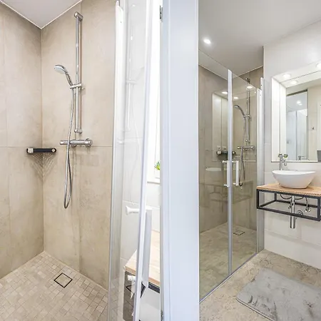 Bahnhof Deluxe - Near Danube River 公寓