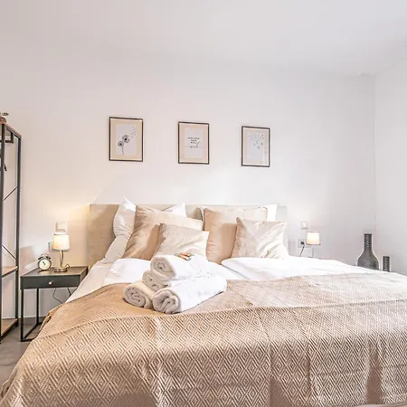 公寓 Bahnhof Deluxe - Near Danube River 多瑙河畔克雷姆斯