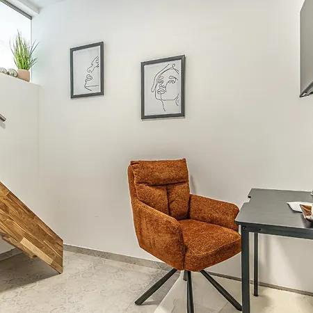 Apartment Bahnhof Deluxe - Near Danube River *
