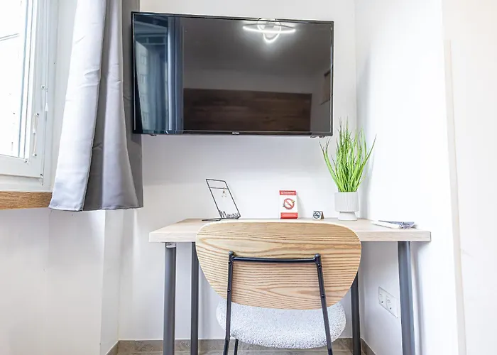 Apartment Bahnhof Deluxe - Near Danube River