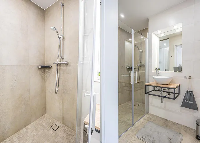 Bahnhof Deluxe - Near Danube River Apartment