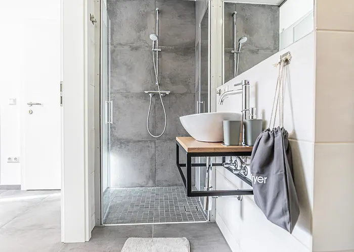 Bahnhof Deluxe - Near Danube River Apartment *