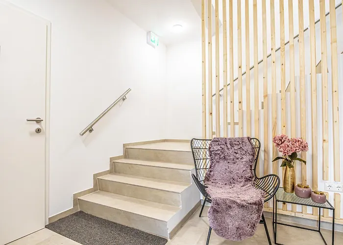 Bahnhof Deluxe - Near Danube River Apartment