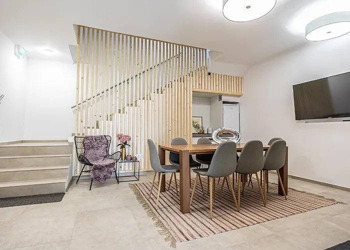 Apartment Bahnhof Deluxe - Near Danube River